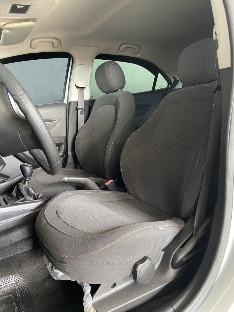 ONIX 1.0 MPFI LT 8V FLEX 4P MANUAL - 2015 - PAROBé