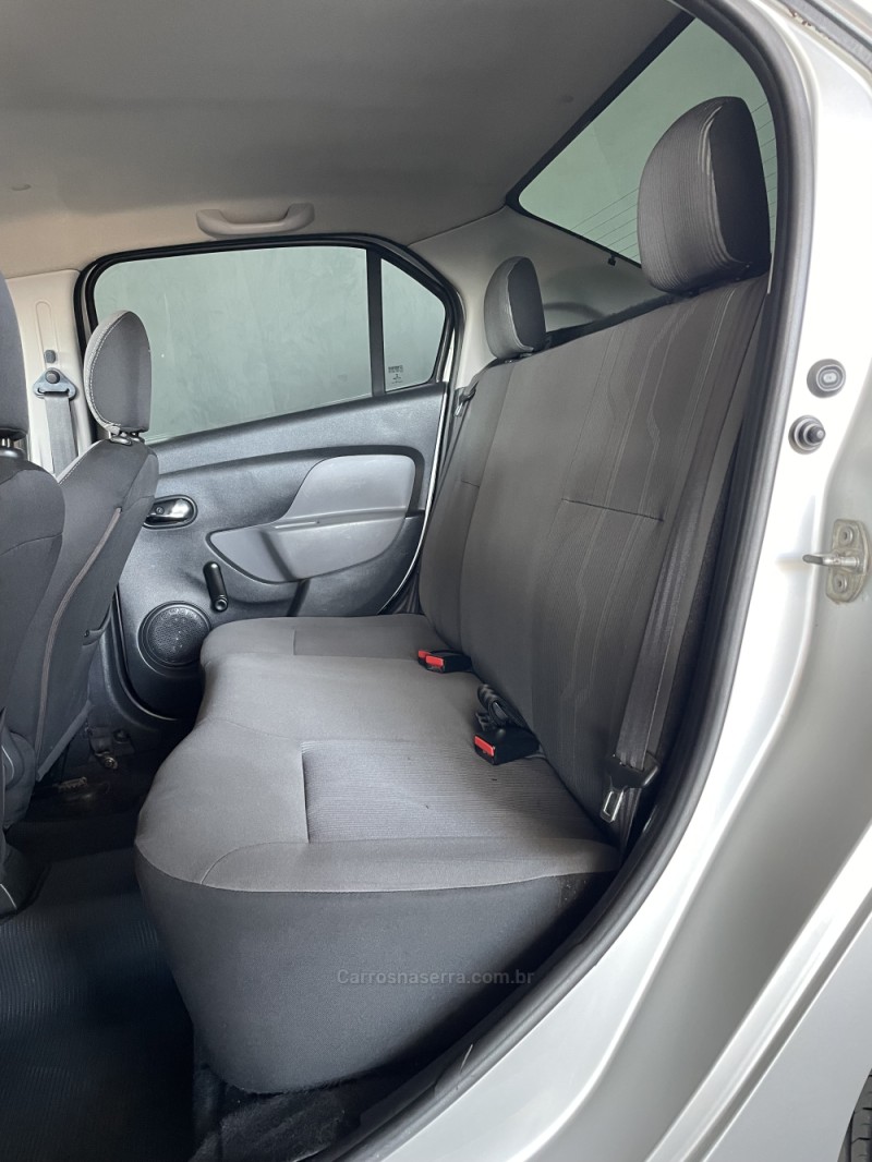 LOGAN 1.6 EXPRESSION 8V HI-FLEX 4P MANUAL - 2015 - PAROBé