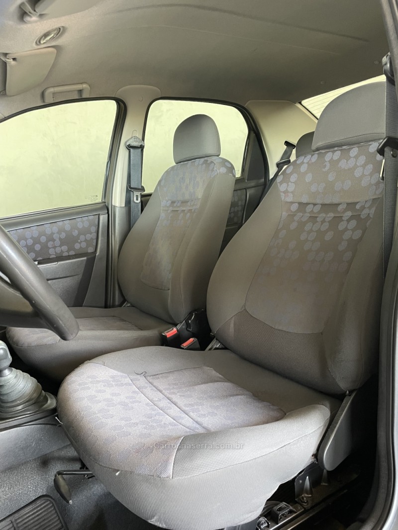 PRISMA 1.4 MPFI JOY 8V FLEX 4P MANUAL - 2009 - PAROBé