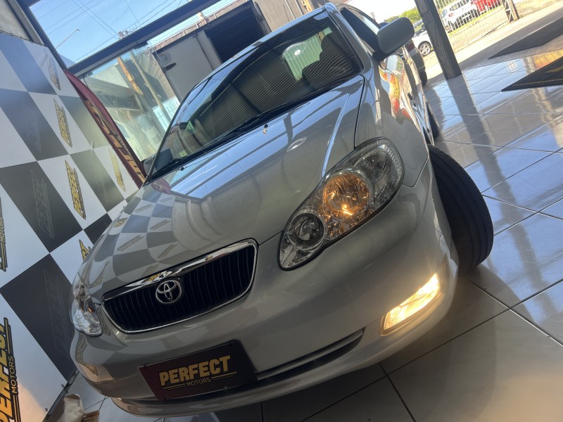 COROLLA 1.8 SE-G 16V GASOLINA 4P AUTOMÁTICO - 2005 - PORTãO