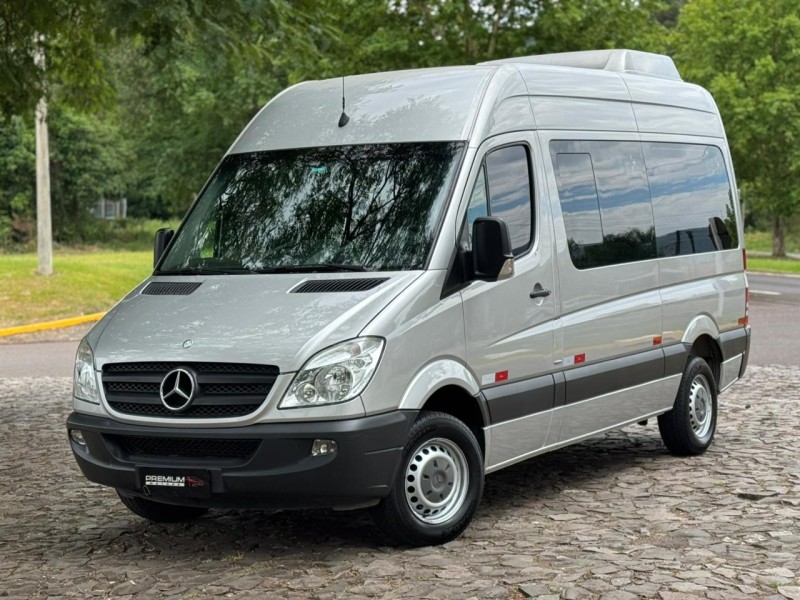 SPRINTER 2.2 415 VAN LUXO TETO ALTO 19 LUGARES DIESEL 3P MANUAL - 2015 - DOIS IRMãOS