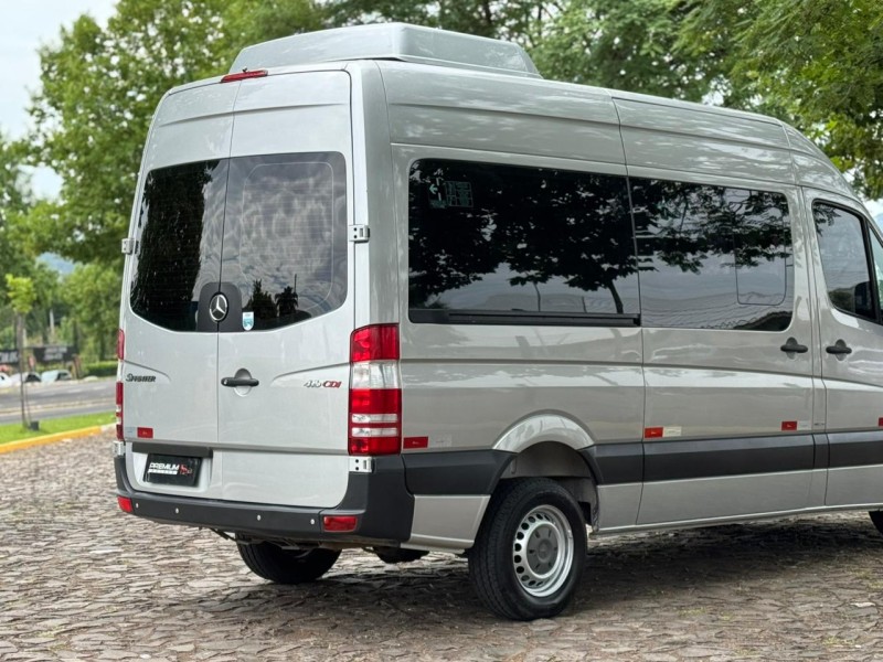 SPRINTER 2.2 415 VAN LUXO TETO ALTO 19 LUGARES DIESEL 3P MANUAL - 2015 - DOIS IRMãOS