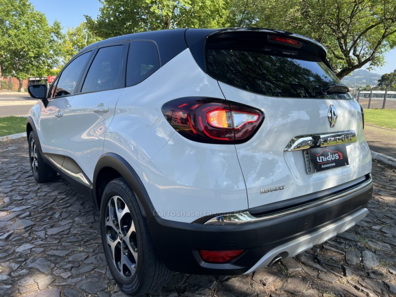 CAPTUR 1.6 16V FLEX INTENSE AUTOMÁTICO - 2018 - DOIS IRMãOS