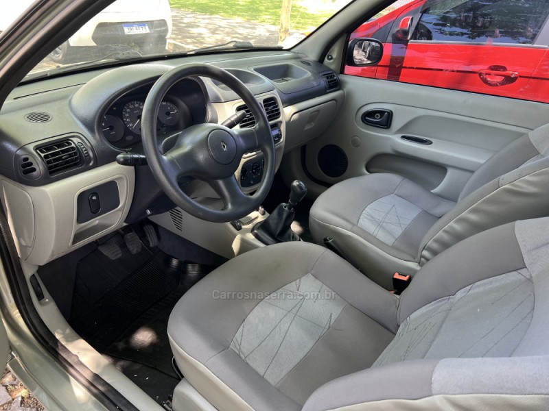 CLIO 1.0 AUTHENTIQUE 16V FLEX 2P MANUAL - 2004 - DOIS IRMãOS