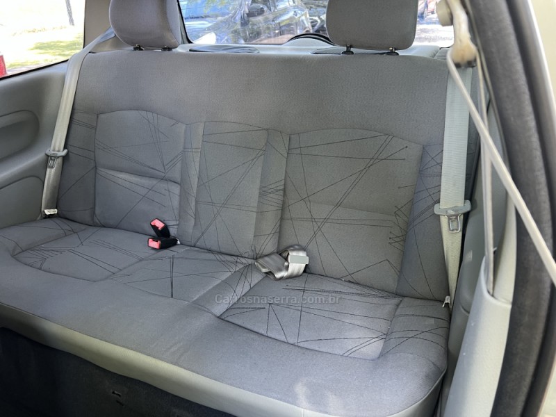 CLIO 1.0 AUTHENTIQUE 16V FLEX 2P MANUAL - 2004 - DOIS IRMãOS