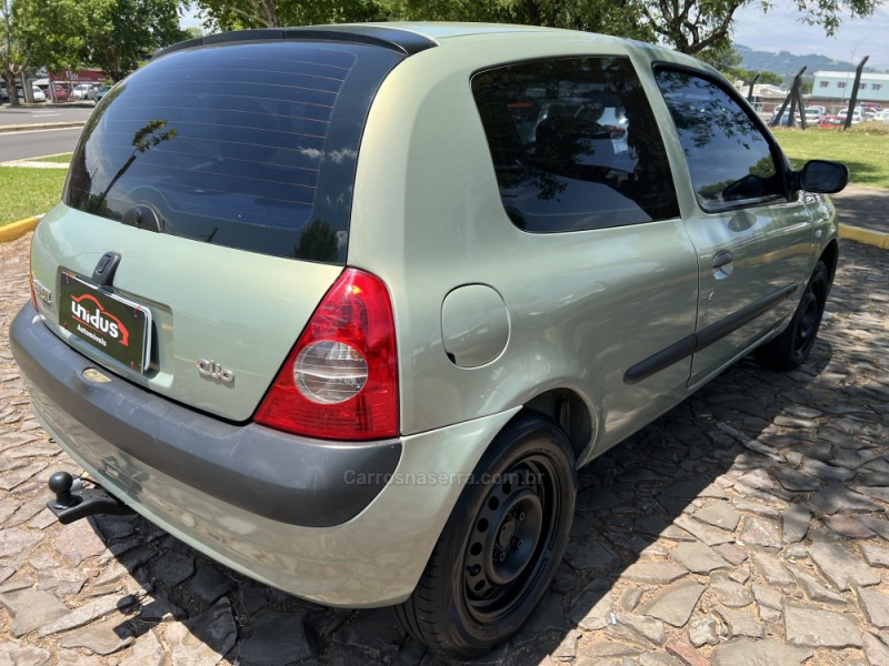 CLIO 1.0 AUTHENTIQUE 16V FLEX 2P MANUAL - 2004 - DOIS IRMãOS