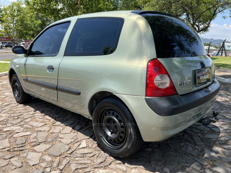 CLIO 1.0 AUTHENTIQUE 16V FLEX 2P MANUAL - 2004 - DOIS IRMãOS