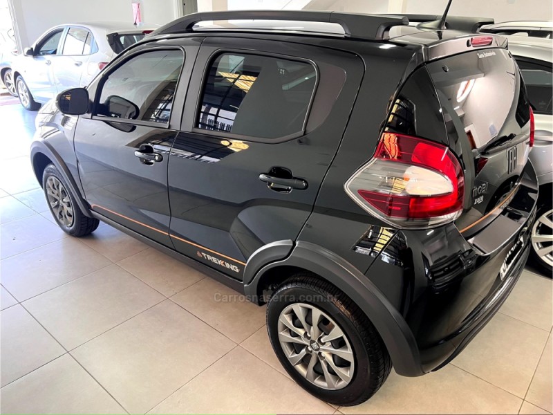 MOBI 1.0 TREKKING 8V FLEX 4P MANUAL - 2025 - CARLOS BARBOSA