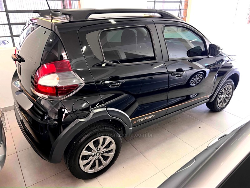 MOBI 1.0 TREKKING 8V FLEX 4P MANUAL - 2025 - CARLOS BARBOSA