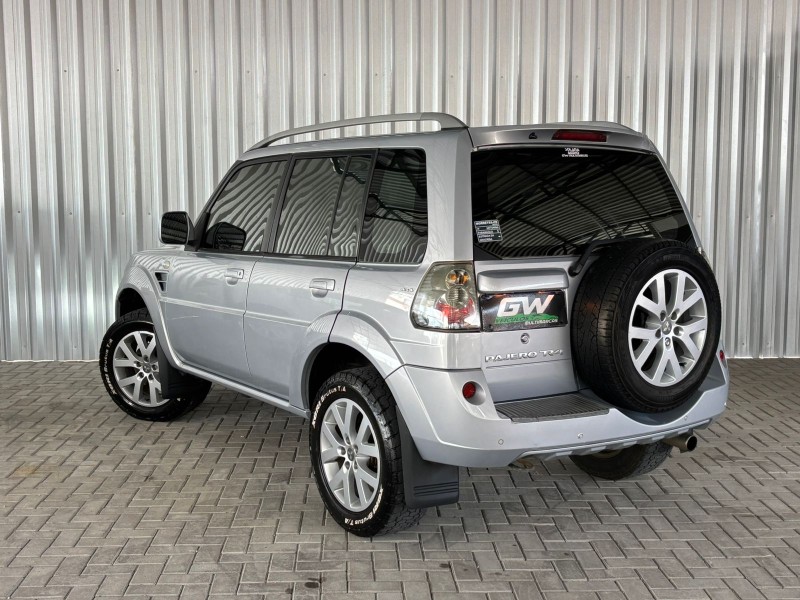 PAJERO TR4 2.0 4X4 16V 140CV FLEX 4P AUTOMÁTICO - 2010 - CAXIAS DO SUL