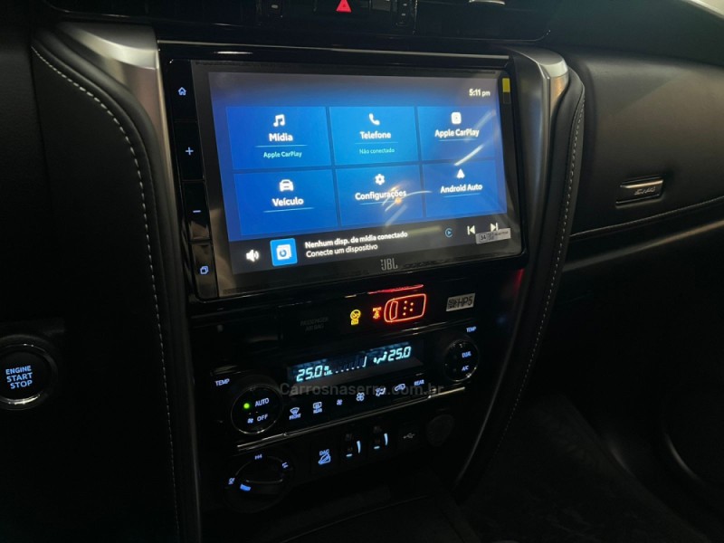 HILUX SW4 2.8 4X4 SRX PLATINUM TURBO 7 LUGARES DIESEL 4P AUTOMÁTICO - 2025 - CAXIAS DO SUL