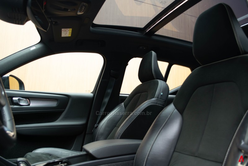 XC 40 1.5 T5 HÍBRIDO R-DESIGN FWD - 2022 - GARIBALDI