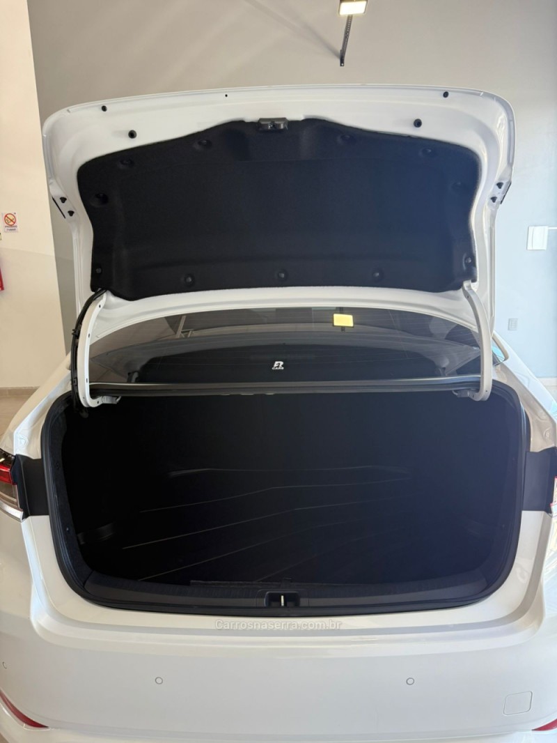 COROLLA 2.0 XEI 16V FLEX 4P AUTOMÁTICO - 2024 - LAJEADO