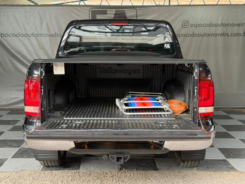 AMAROK 3.0 V6 TDI HIGHLINE CD DIESEL 4MOTION AUTOMÁTICO - 2023 - NOVA PRATA