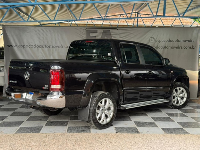 AMAROK 3.0 V6 TDI HIGHLINE CD DIESEL 4MOTION AUTOMÁTICO - 2023 - NOVA PRATA