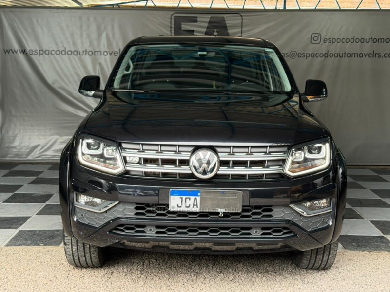 AMAROK 3.0 V6 TDI HIGHLINE CD DIESEL 4MOTION AUTOMÁTICO - 2023 - NOVA PRATA