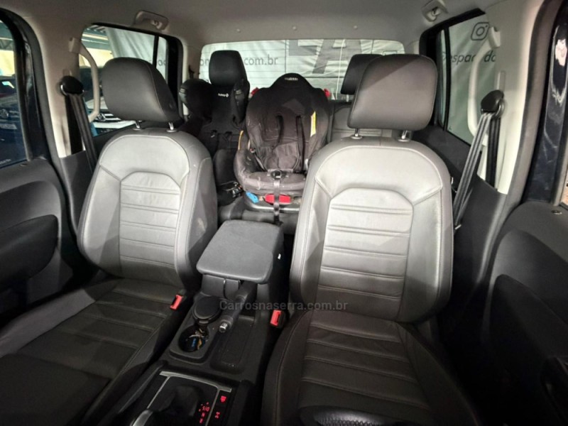 AMAROK 3.0 V6 TDI HIGHLINE CD DIESEL 4MOTION AUTOMÁTICO - 2023 - NOVA PRATA