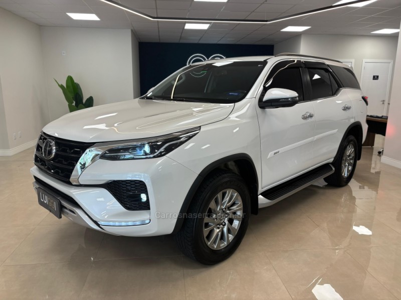 hilux sw4 2.8 srx 4x4 7 lugares 16v turbo intercooler diesel 4p automatico 2024 carlos barbosa