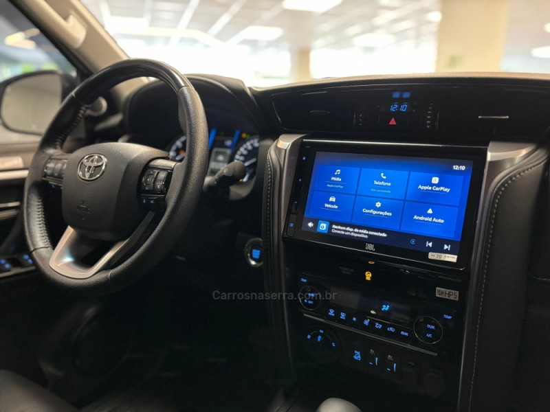 HILUX SW4 2.8 SRX 4X4 7 LUGARES 16V TURBO INTERCOOLER DIESEL 4P AUTOMÁTICO - 2024 - CARLOS BARBOSA