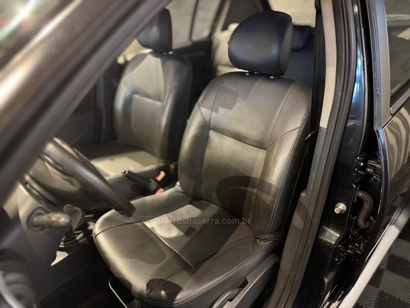 SANDERO 1.6 STEPWAY 16V FLEX 4P MANUAL - 2011 - FARROUPILHA