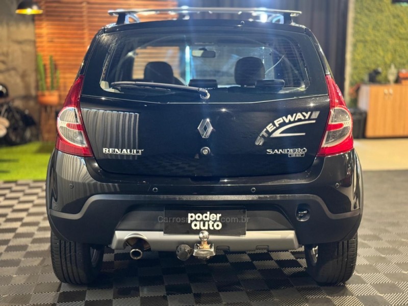SANDERO 1.6 STEPWAY 16V FLEX 4P MANUAL - 2011 - FARROUPILHA