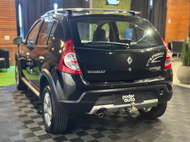SANDERO 1.6 STEPWAY 16V FLEX 4P MANUAL - 2011 - FARROUPILHA