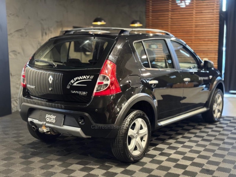 SANDERO 1.6 STEPWAY 16V FLEX 4P MANUAL - 2011 - FARROUPILHA