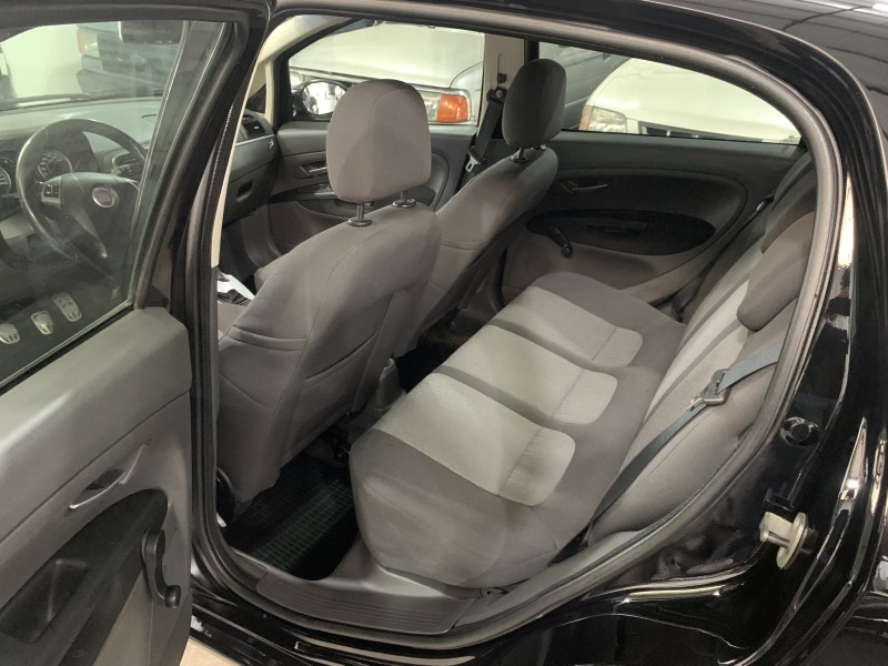 PUNTO 1.6 ESSENCE 16V FLEX 4P MANUAL - 2011 - CAXIAS DO SUL