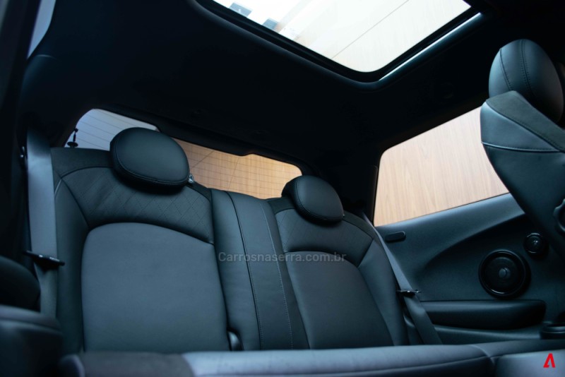 COOPER S E MULTITONE EDITION 184CV ELÉTRICO 2P AUTOMÁTICO - 2024 - GARIBALDI