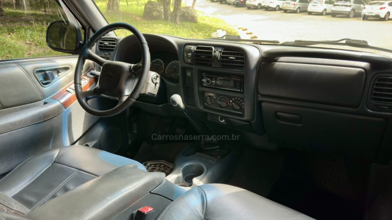 S10 2.8 EXECUTIVE 4X4 CD 12V TURBO INTERCOOLER DIESEL 4P MANUAL - 2004 - CAXIAS DO SUL