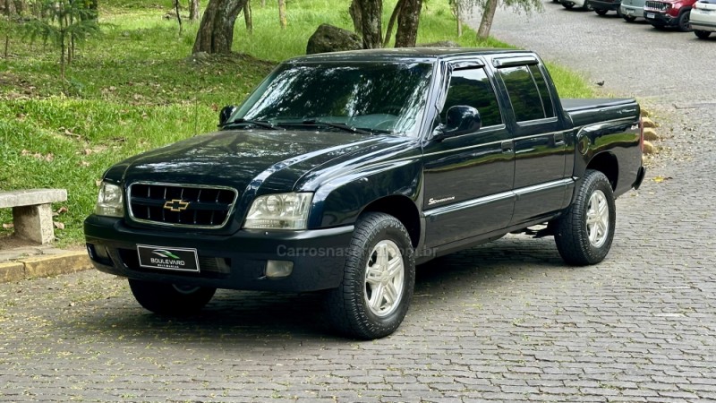 S10 2.8 EXECUTIVE 4X4 CD 12V TURBO INTERCOOLER DIESEL 4P MANUAL - 2004 - CAXIAS DO SUL