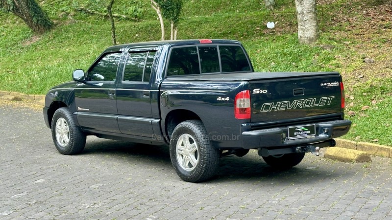 S10 2.8 EXECUTIVE 4X4 CD 12V TURBO INTERCOOLER DIESEL 4P MANUAL - 2004 - CAXIAS DO SUL