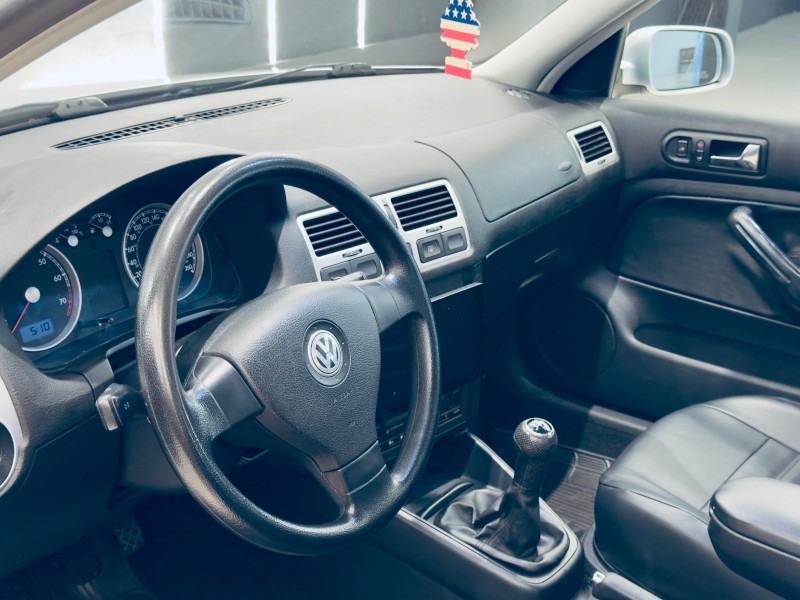 BORA 2.0 MI 8V GASOLINA 4P MANUAL - 2009 - CAXIAS DO SUL