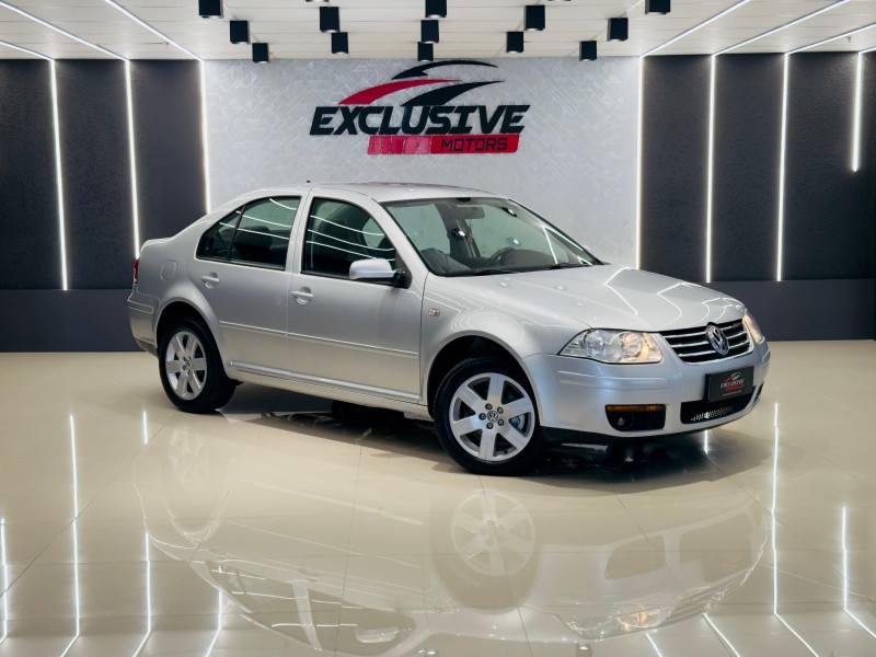 BORA 2.0 MI 8V GASOLINA 4P MANUAL - 2009 - CAXIAS DO SUL