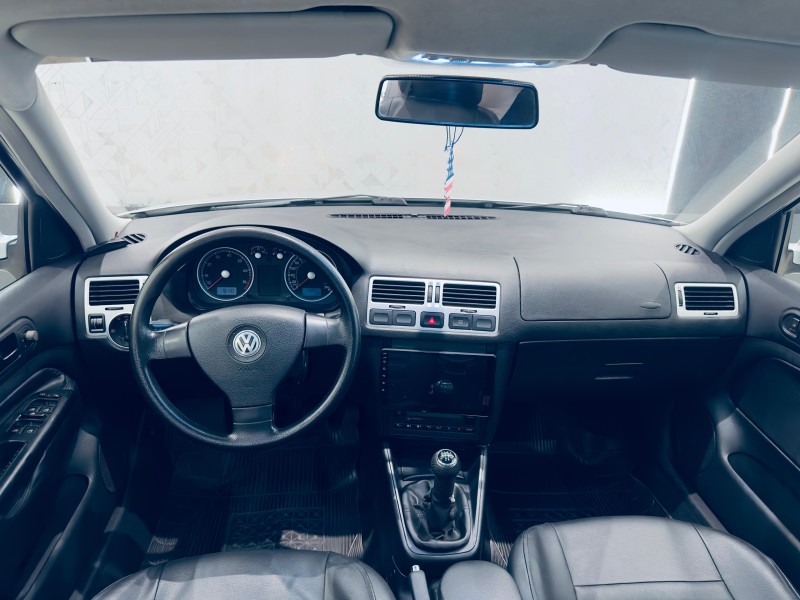 BORA 2.0 MI 8V GASOLINA 4P MANUAL - 2009 - CAXIAS DO SUL