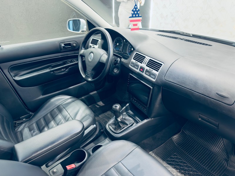 BORA 2.0 MI 8V GASOLINA 4P MANUAL - 2009 - CAXIAS DO SUL