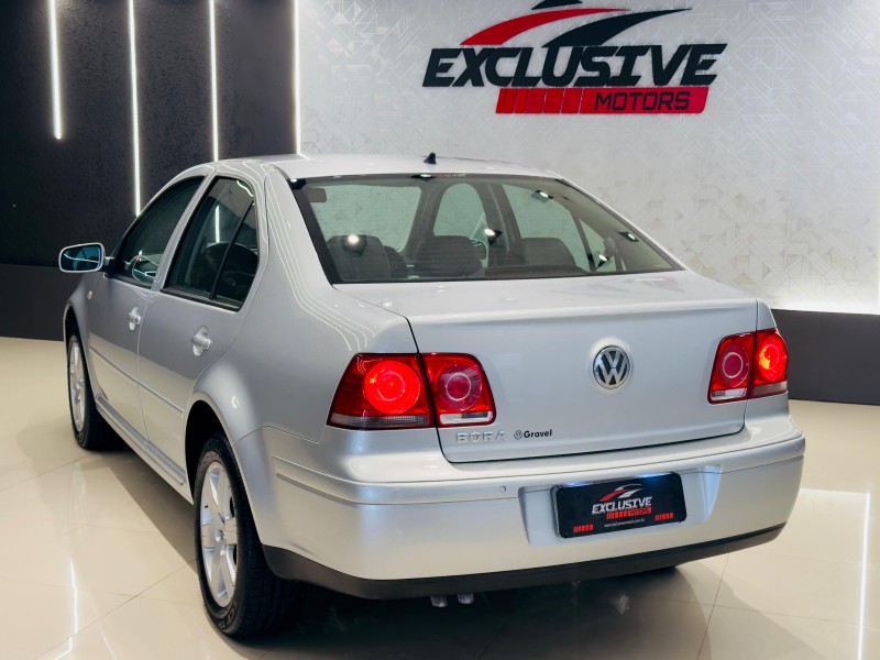 BORA 2.0 MI 8V GASOLINA 4P MANUAL - 2009 - CAXIAS DO SUL