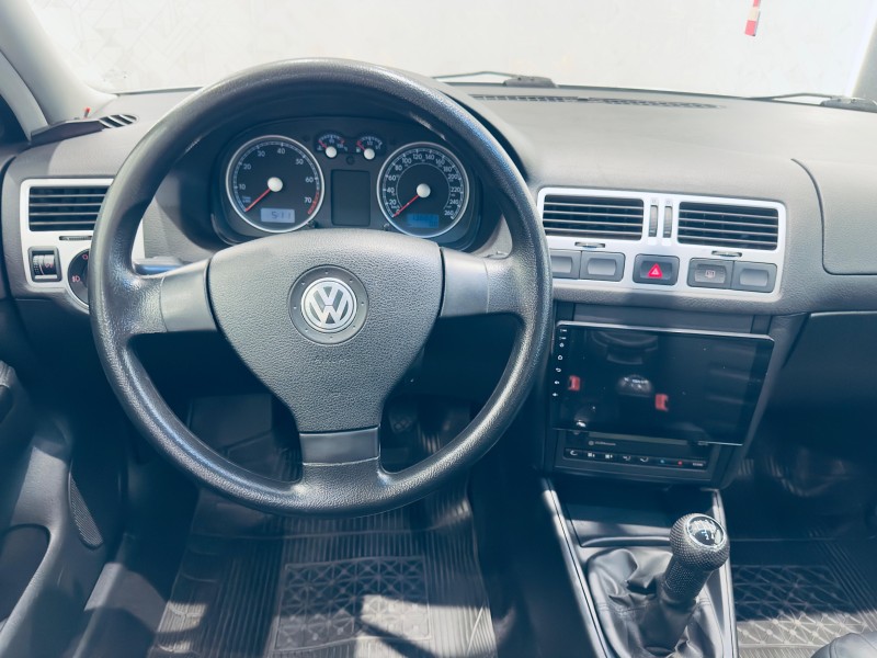 BORA 2.0 MI 8V GASOLINA 4P MANUAL - 2009 - CAXIAS DO SUL