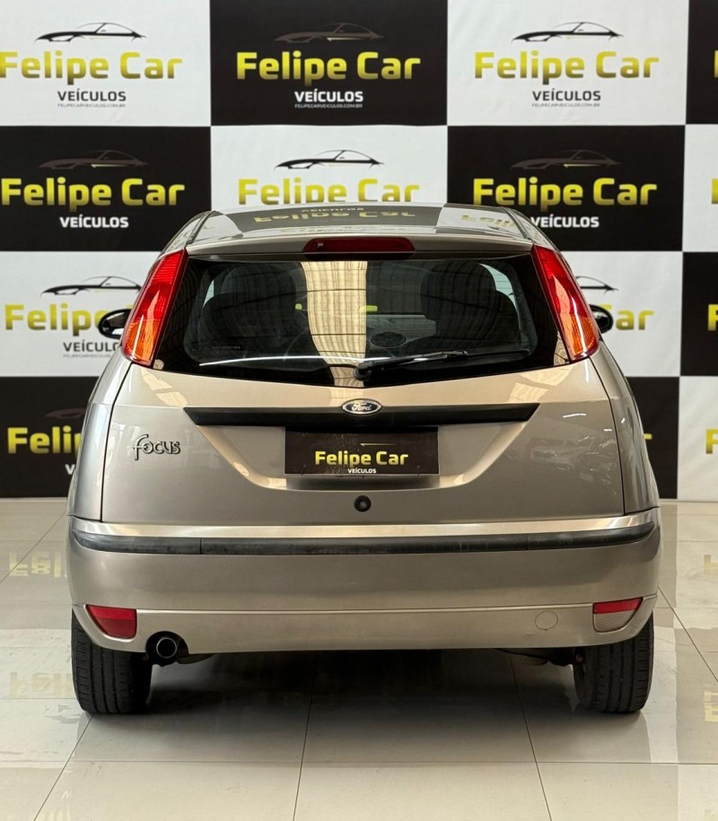 FOCUS 1.6 8V GASOLINA 4P MANUAL - 2006 - CAXIAS DO SUL