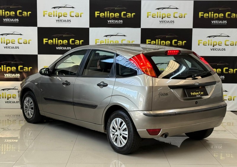 FOCUS 1.6 8V GASOLINA 4P MANUAL - 2006 - CAXIAS DO SUL