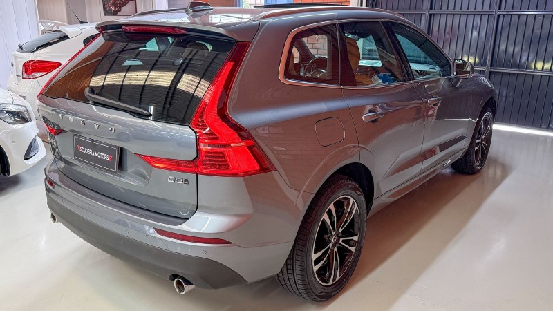 XC60 2.0 D5 MOMENTUM AWD DIESEL 4P AUTOMÁTICO - 2020 - BENTO GONçALVES
