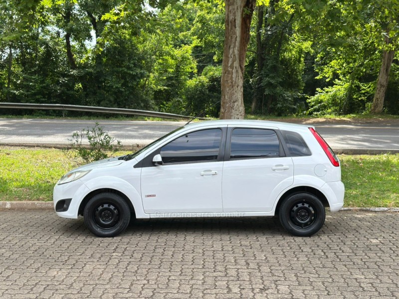 FIESTA 1.6 MPI HATCH 8V FLEX 4P MANUAL - 2013 - DOIS IRMãOS