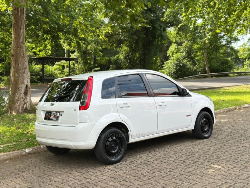 FIESTA 1.6 MPI HATCH 8V FLEX 4P MANUAL - 2013 - DOIS IRMãOS