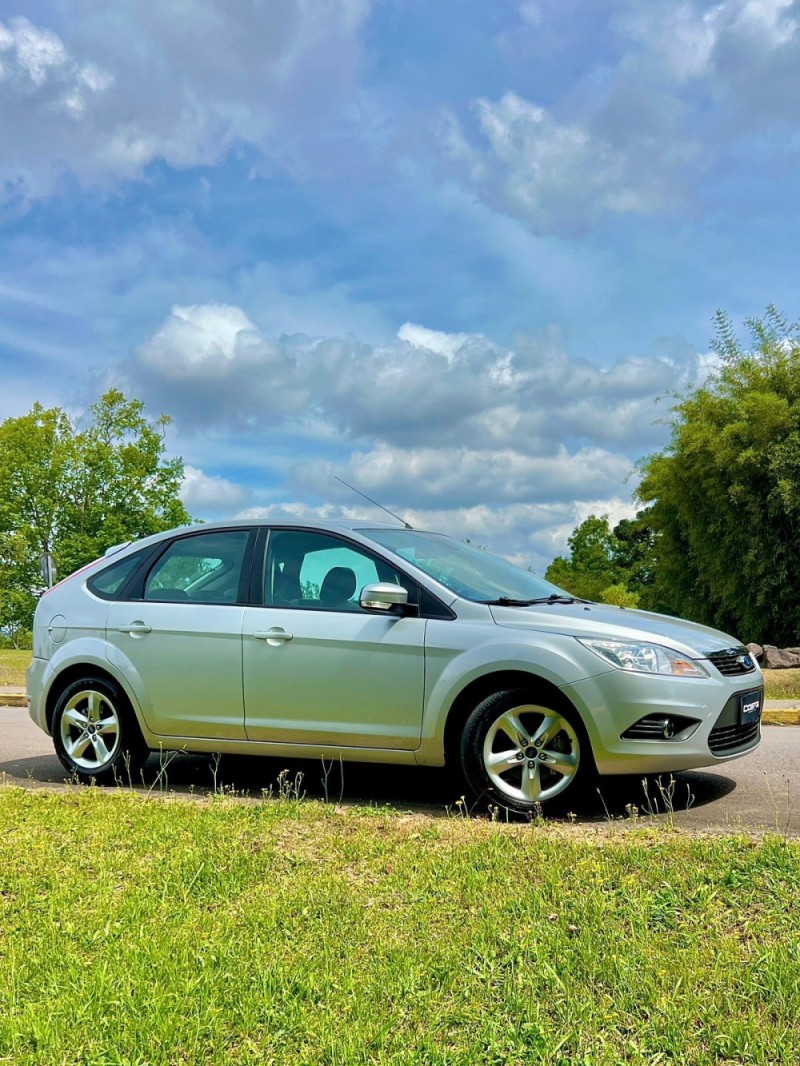 FOCUS 2.0 GLX 16V GASOLINA 4P AUTOMÁTICO