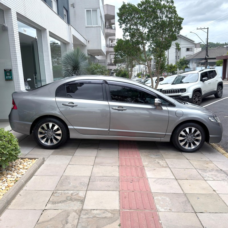 CIVIC 1.8 LXL 16V FLEX 4P MANUAL - 2011 - FLORES DA CUNHA