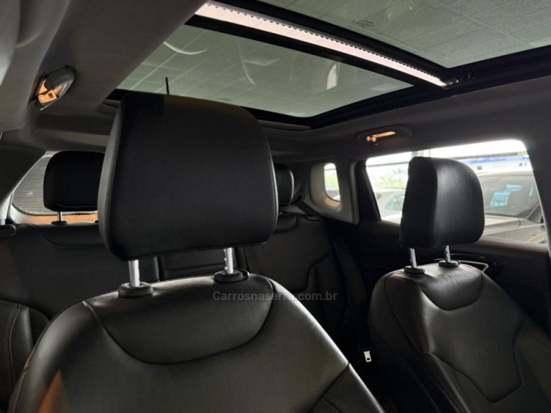 COMPASS 2.0 16V DIESEL LIMITED 4X4 AUTOMÁTICO - 2023 - SãO LEOPOLDO