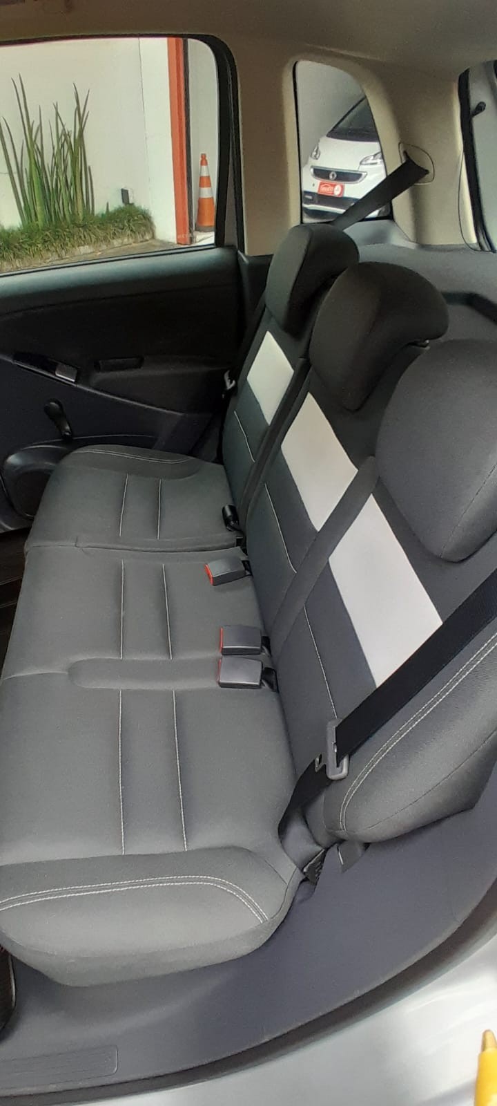 IDEA 1.4 MPI ATTRACTIVE 8V FLEX 4P MANUAL - 2012 - ESTâNCIA VELHA