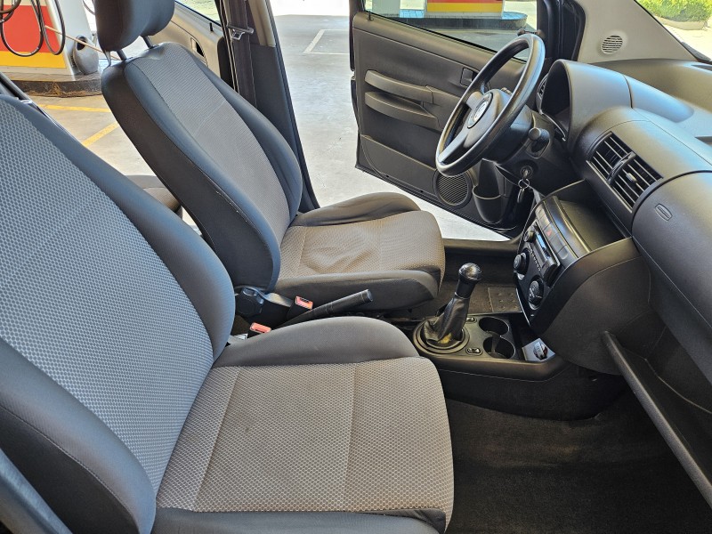 FOX 1.0 MI 8V FLEX 4P MANUAL - 2006 - CAXIAS DO SUL