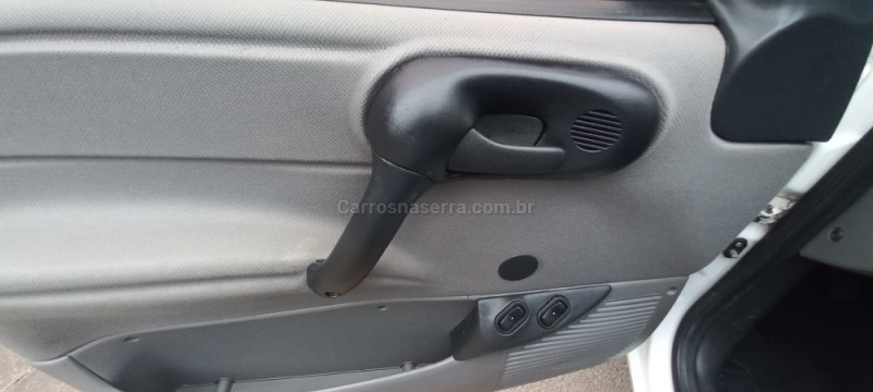 CLASSIC 1.0 VHC LS 8V FLEX 4P MANUAL - 2011 - PICADA CAFé