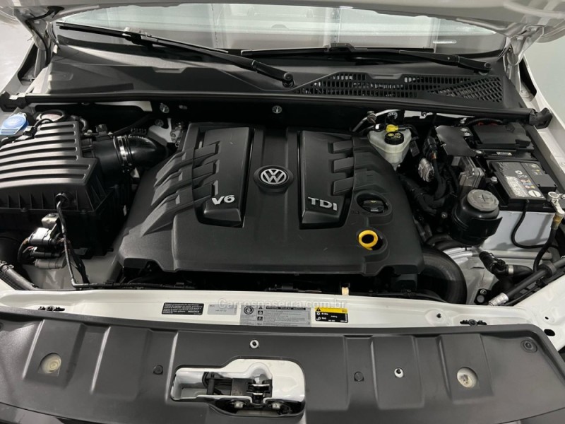 AMAROK 3.0 V6 TDI HIGHLINE CD DIESEL 4MOTION AUTOMÁTICO - 2019 - BENTO GONçALVES